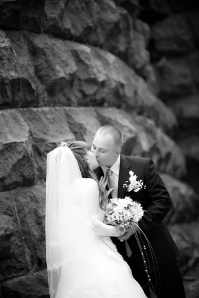 Foto em preto e branco do casal — Fotografia de Stock