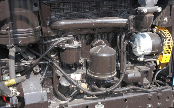 新しいエンジン トラクター — ストック写真