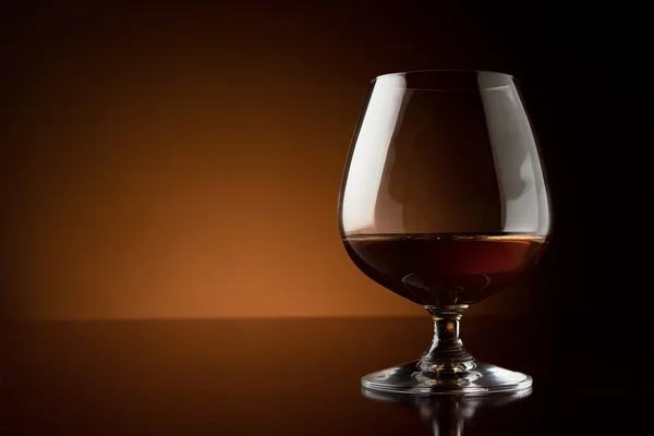 Glas Luxus-Cognac mit Kopierraum — Stockfoto
