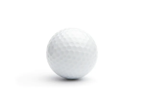 Крупним планом м'яч для гольфу на білому тлі — стокове фото