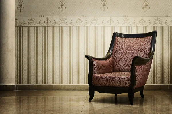 Vintage sedia vuota in interni di lusso — Foto Stock