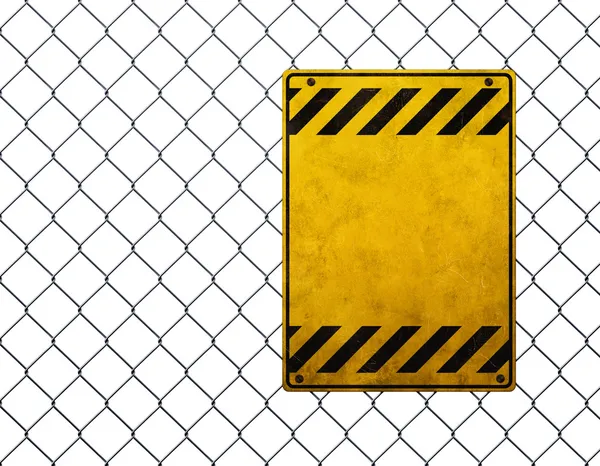 Placa amarilla vacía en la cerca de eslabones de cadena —  Fotos de Stock