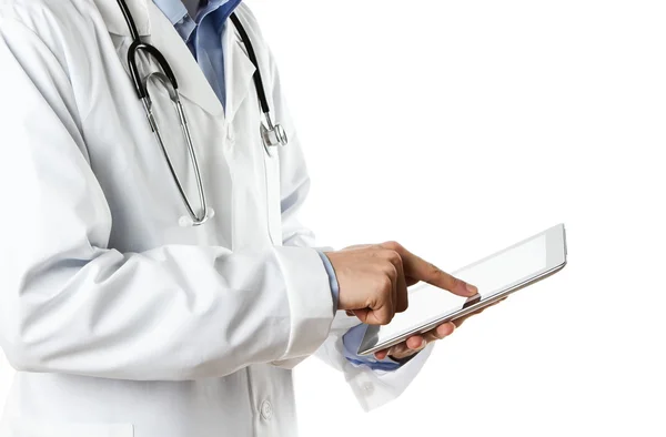 Läkare som arbetar på en digital tablet — Stockfoto