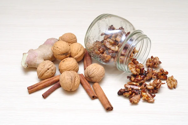 Walnut, ginger, and cinnamon — Stock Photo, Image