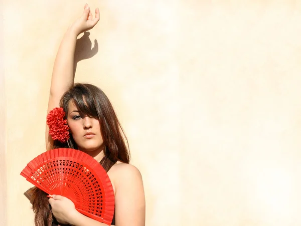 Espanha cultura, espanhol dançarino flamenco com ventilador — Fotografia de Stock