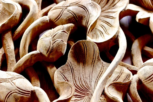 Lotos wzór rzeźbionego drewna — Zdjęcie stockowe