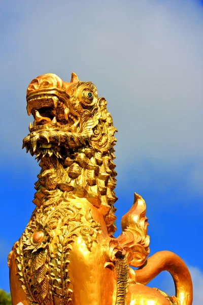 Lion statue in front of the temple Thailand — Stock Photo, Image