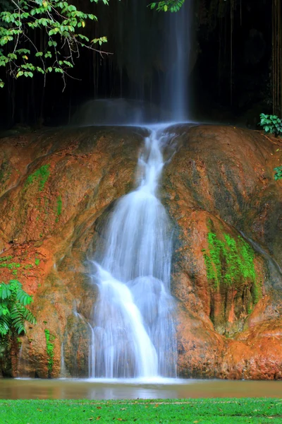 Nature of water fall — Stock Photo, Image