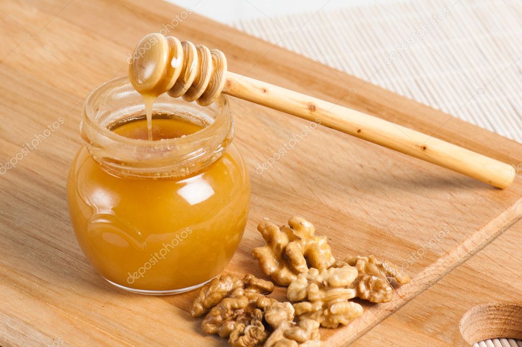 Bee honey with walnuts
