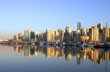 Vancouver şehir merkezindeki cityscape tekneler ile
