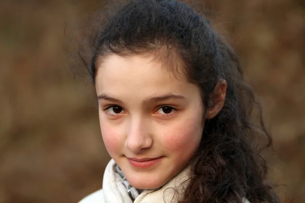 Close-up portret van vrolijke gelukkig meisje — Stockfoto