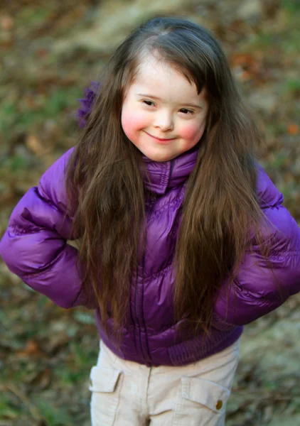 Close-up portret van vrolijke gelukkig meisje — Stockfoto