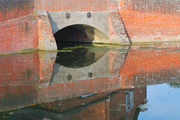 Most murowany — Zdjęcie stockowe
