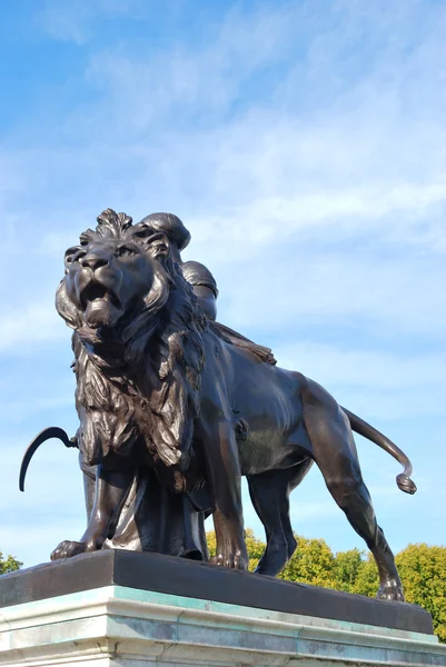 狮子雕像 — 图库照片