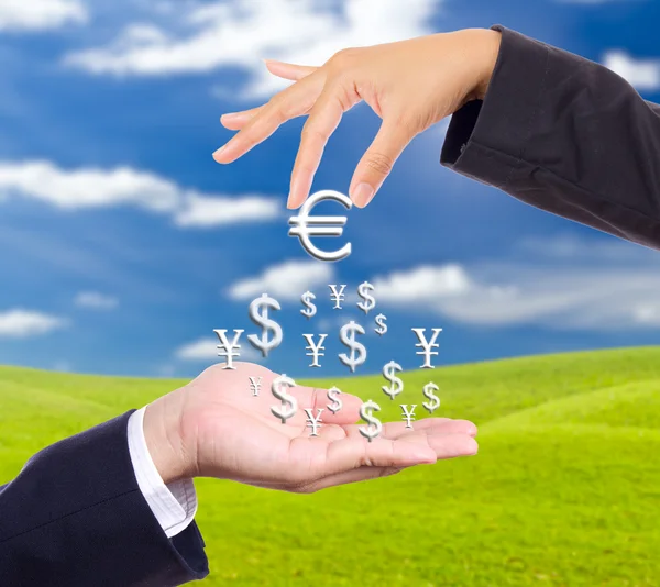 Kezet hozza létre nagy eurójelet — Stock Fotó