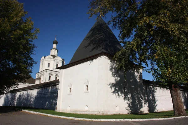 Rússia, Moscovo. Mosteiro Salvador Andronicus. Torre . — Fotografia de Stock