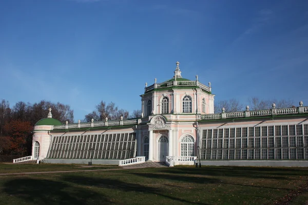Moskau. kuskovo Landsitz des 18. Jahrhunderts. großes Steingewächshaus. — Stockfoto