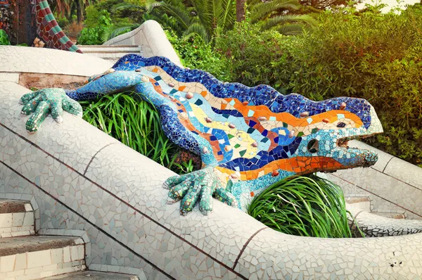 Lizard Fountain at Park Guell. — Stock Photo, Image