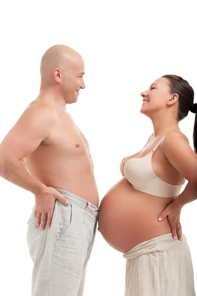 Femeie gravidă fericită cu soțul ei — Fotografie, imagine de stoc