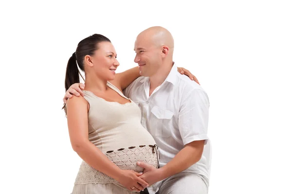 Szczęśliwa kobieta w ciąży z mężem — Zdjęcie stockowe