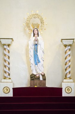Bakire Meryem heykeli