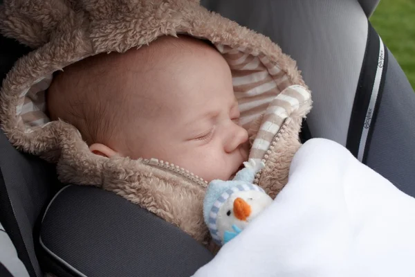 彼の乳母車の赤ちゃん — ストック写真