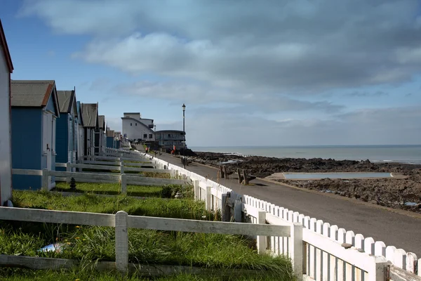 Cabañas de playa con vistas al mar —  Fotos de Stock