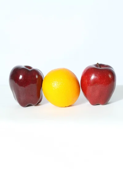 Apples and Orange — Stock Photo, Image