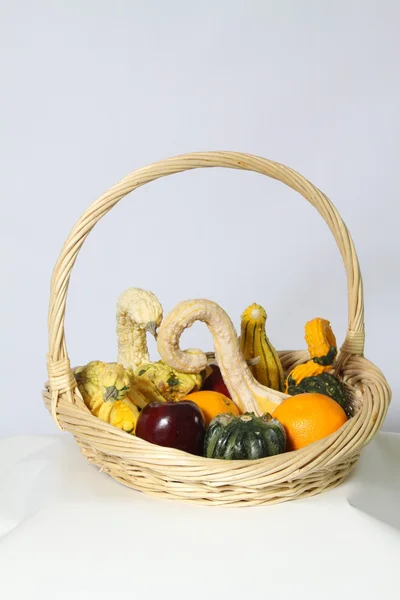 Basket of Vegetables and Fruit — Stock Photo, Image