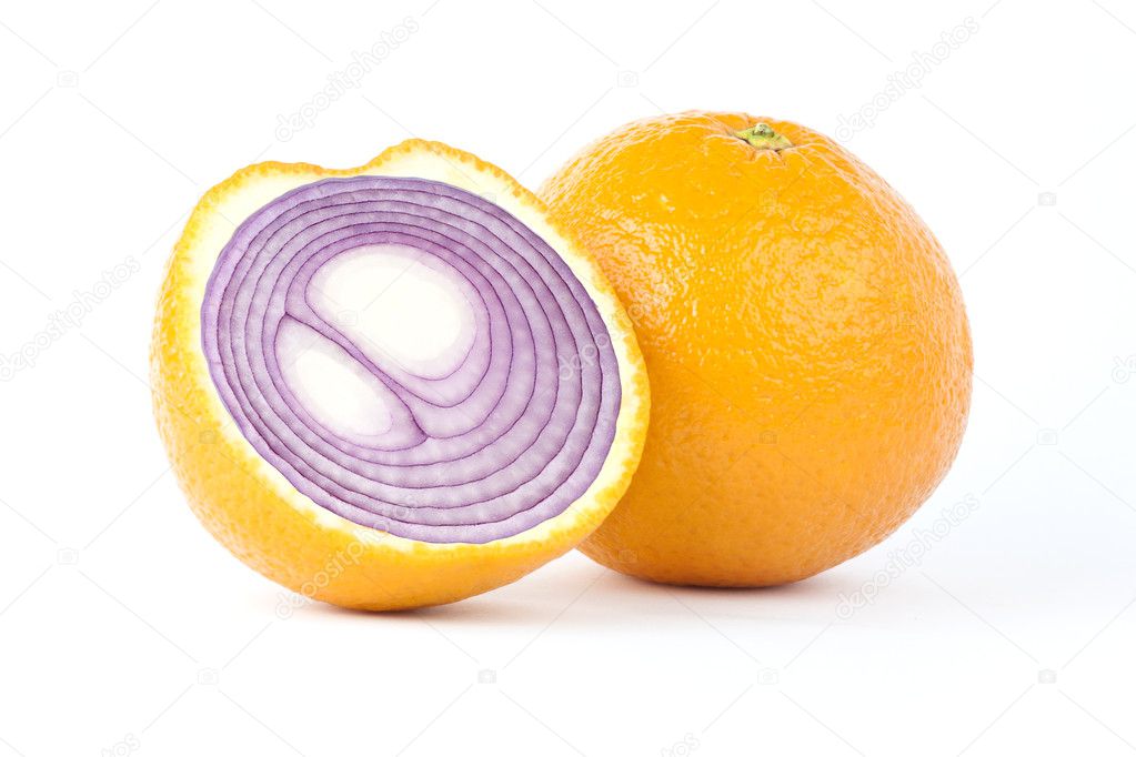 Sliced orange with red onion inside