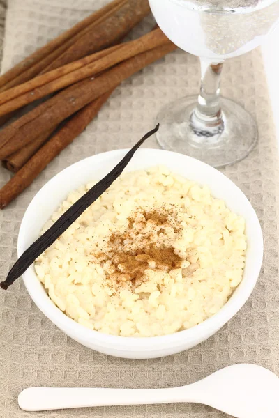 上一碗奶油米饭布丁 — 图库照片