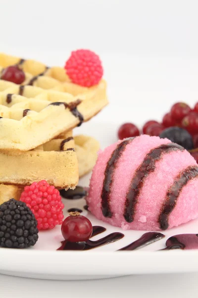 딸기 아이스크림 와플 — 스톡 사진