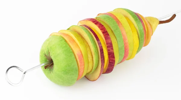 Spiesje van gemengde segmenten vruchten — Stockfoto