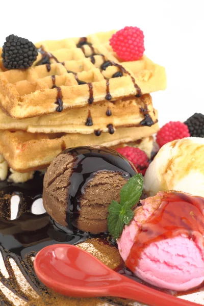 Waffles with vanilla, strawberry and chocolate ice cream — Stock Photo, Image