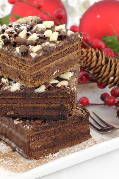 Кусочки рождественского шоколадного торта — стоковое фото