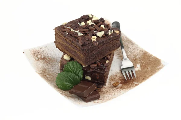 Шоколадный торт на тарелке — стоковое фото
