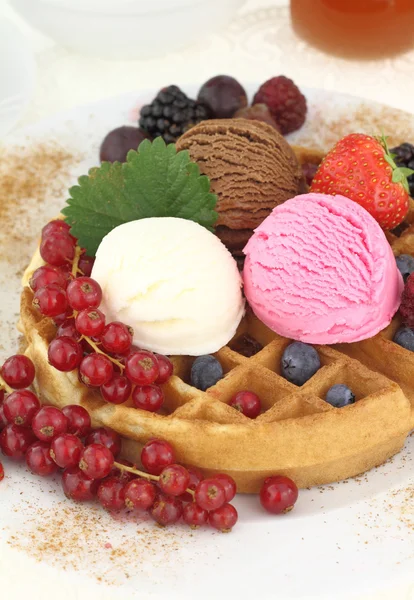 Fresh Waffle with ice cream — Stock Photo, Image