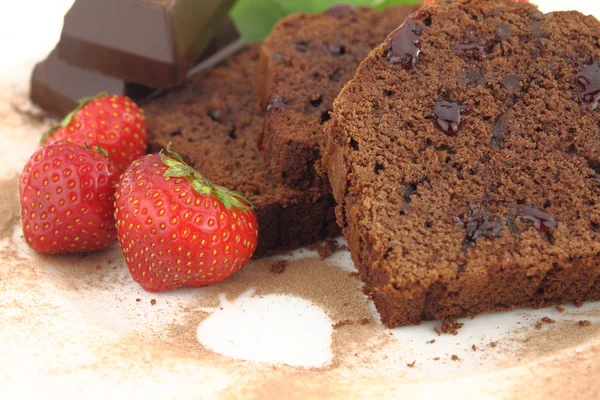Friss csokoládé torta, eper — Stock Fotó