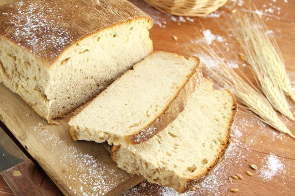 新鮮なスライスしたパンの塊 — ストック写真