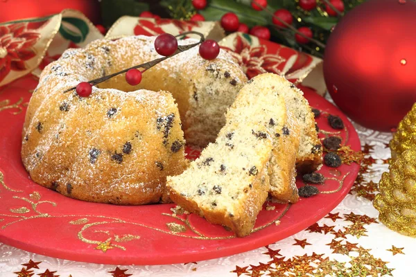 用葡萄干的传统圣诞蛋糕 — 图库照片