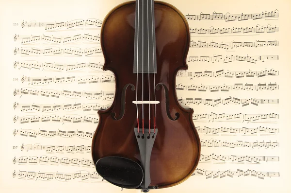 小提琴和音乐表 — 图库照片