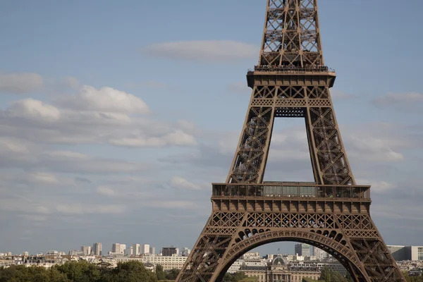 Mitten delen av Eiffeltornet, paris — Stockfoto