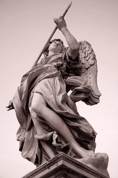 Sant angelo överbrygga av bernini i Rom — Stockfoto