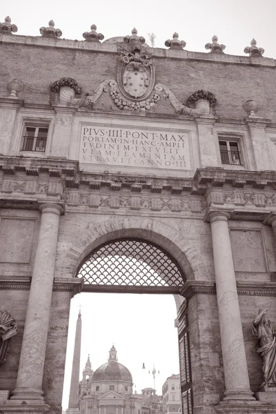 Пополо ворота, Рим — стокове фото