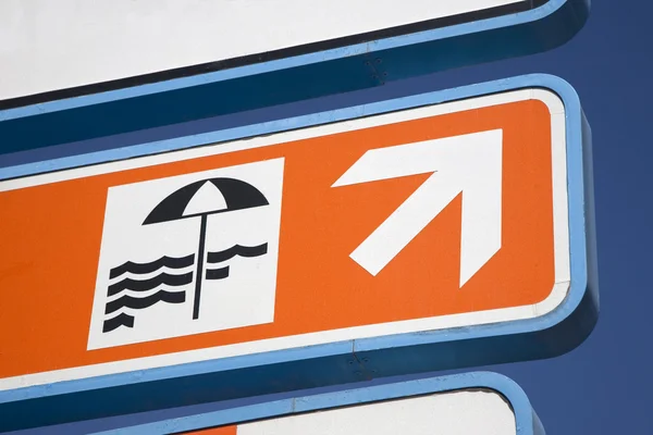 海滩交通道路标志 — 图库照片