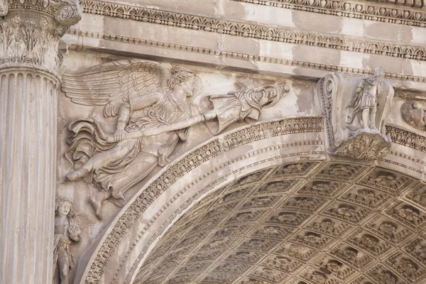 Ρωμαϊκή αψίδα στο φόρουμ, Ρώμη — Φωτογραφία Αρχείου
