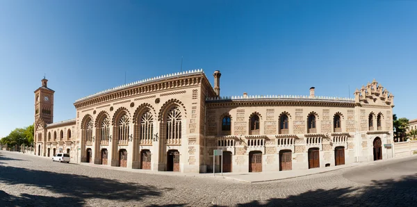 Edificio de la estación de tren en Toledo, España. Vista panorámica — Foto de Stock