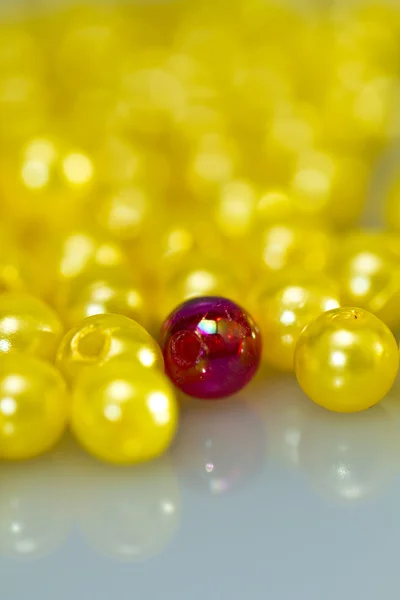Rote und gelbe Perlen Hintergrund II — Stockfoto