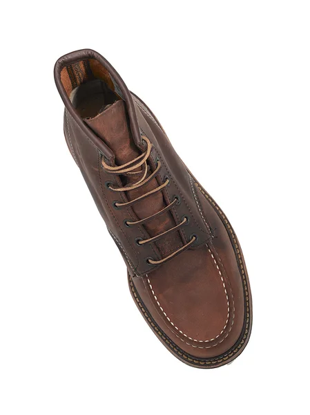 Sapato de couro marrom para homem isolado — Fotografia de Stock