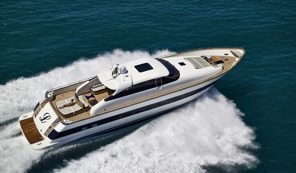 Italia, Mar Tirreno, Tecnomar 26 yacht di lusso, vista aerea — Foto Stock